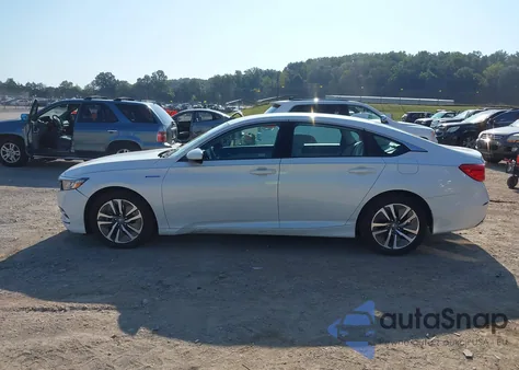 2018 Honda Accord Hybrid z USA, uszkodzony, nr VIN 1HGCV3F11JA010260